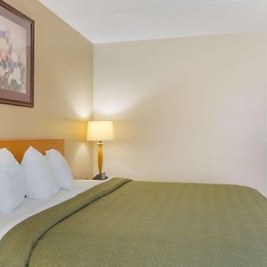 Queen Room Mobility accessible